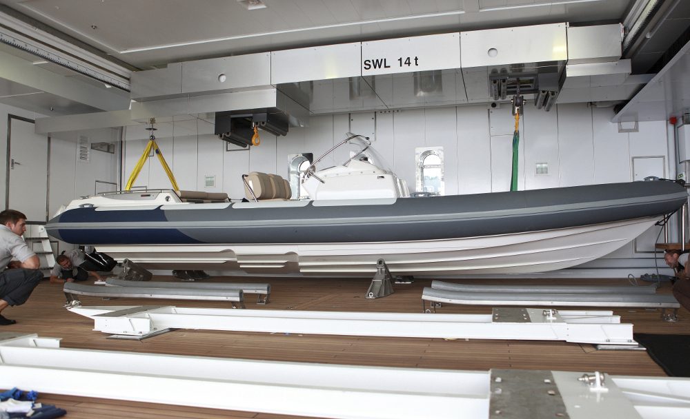 LARS multiservicio en hangar